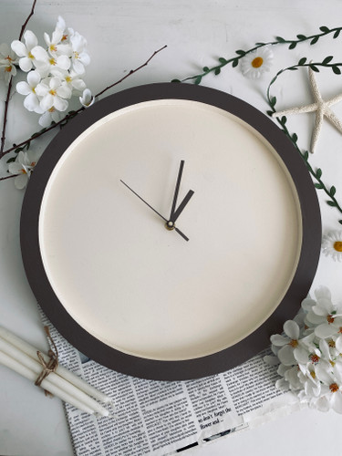 ساعت دیواری چوبی