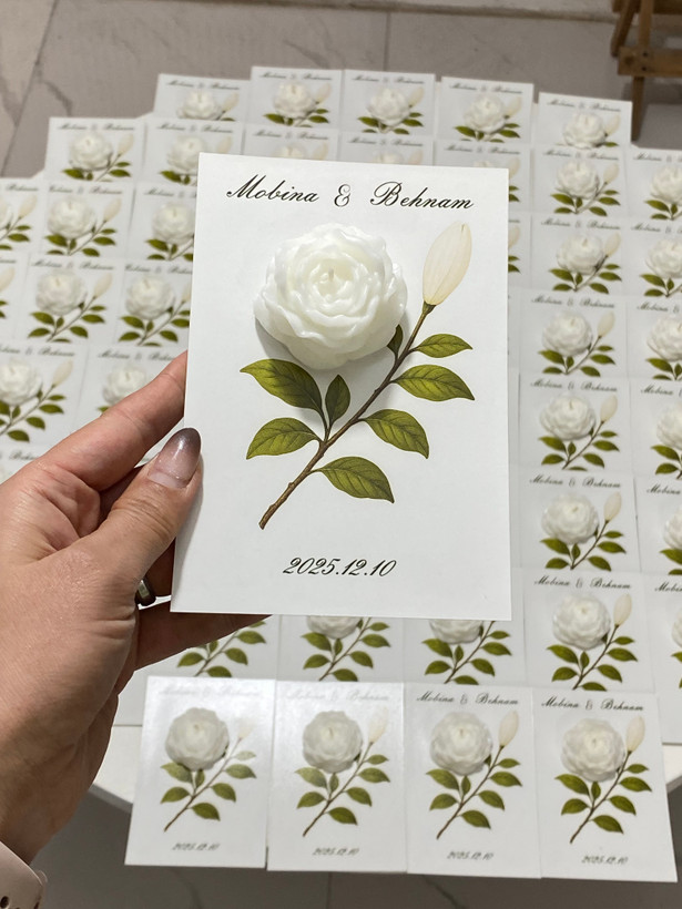 گیفت هدیه طرح گل آلاله